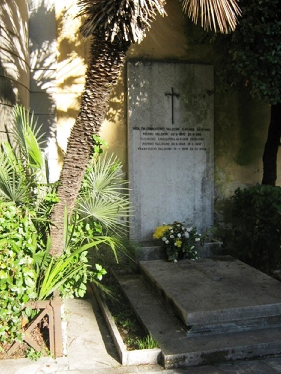 Pietro%20Valdoni%27s%20tomb%2CRome%20%282%29.jpg